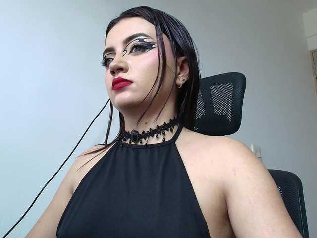 scarletmonroe's BongaCams show and profile