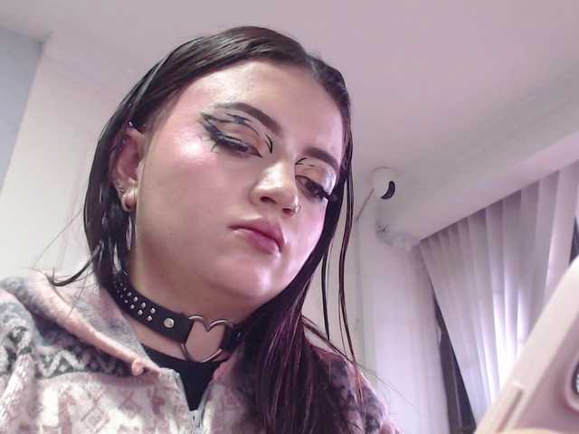 scarletmonroe's BongaCams show and profile