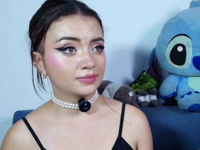 scarletmonroe's BongaCams show and profile