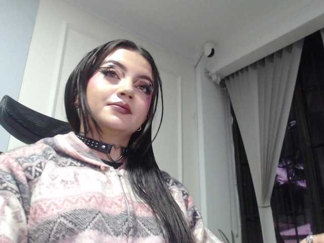scarletmonroe's BongaCams show and profile
