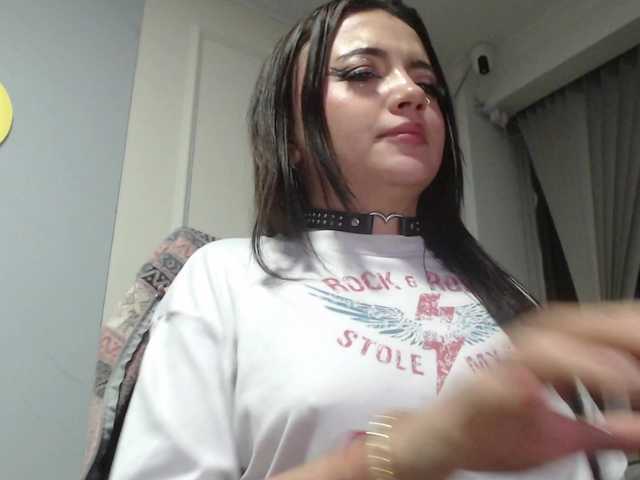 scarletmonroe's BongaCams show and profile