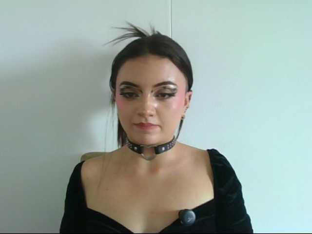 scarletmonroe's BongaCams show and profile