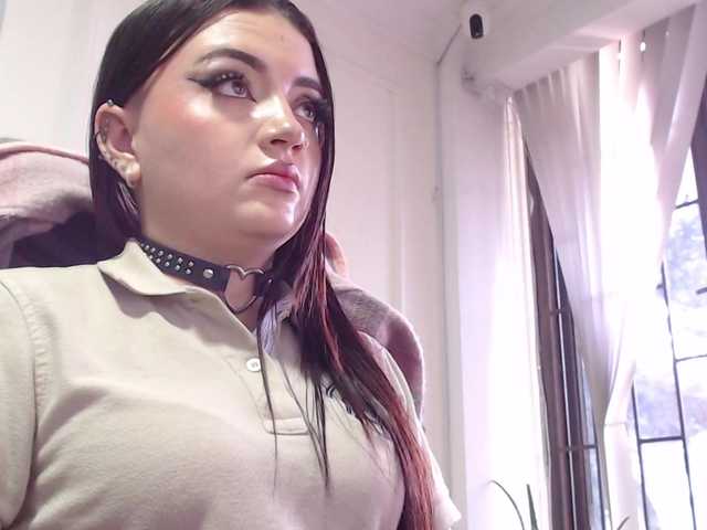 scarletmonroe's BongaCams show and profile