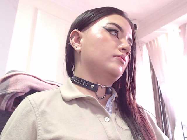 scarletmonroe's BongaCams show and profile