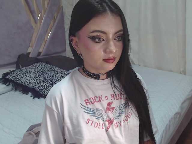 scarletmonroe's BongaCams show and profile