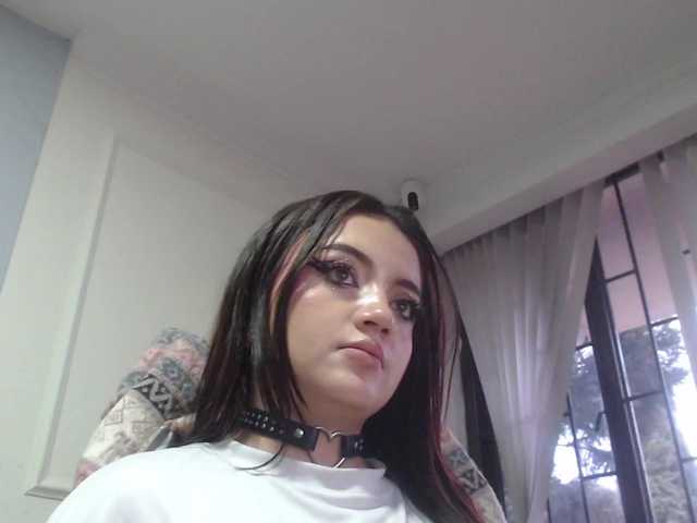 scarletmonroe's BongaCams show and profile