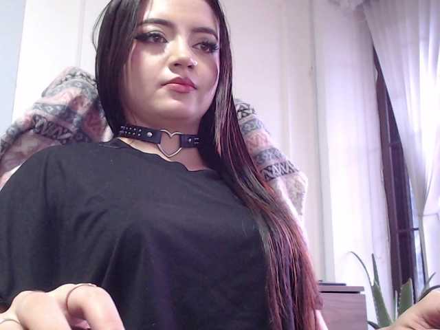 scarletmonroe's BongaCams show and profile