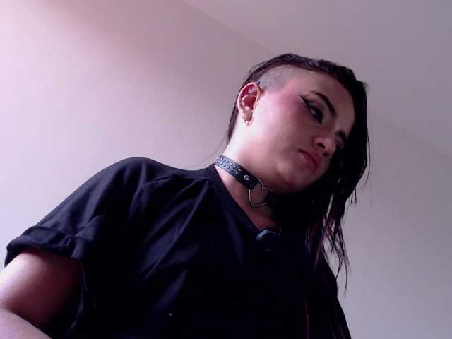 scarletmonroe's BongaCams show and profile