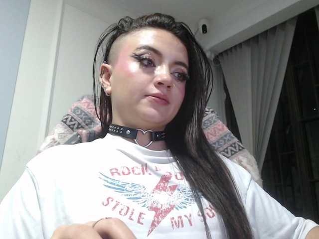 scarletmonroe's BongaCams show and profile