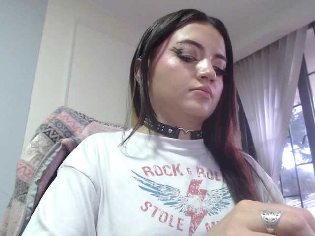 scarletmonroe's BongaCams show and profile