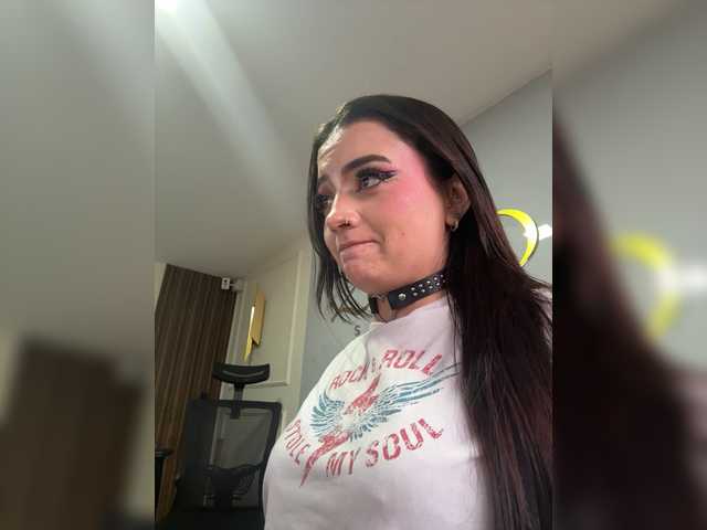 scarletmonroe's BongaCams show and profile