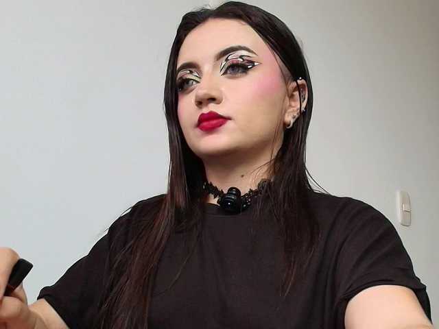 scarletmonroe's BongaCams show and profile