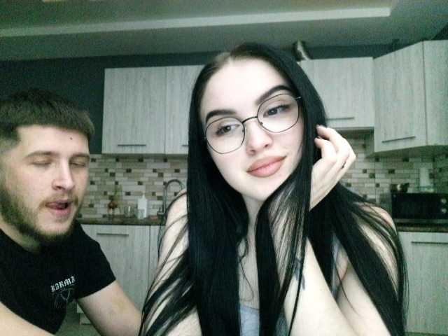 LoveeOnCam broadcasting live