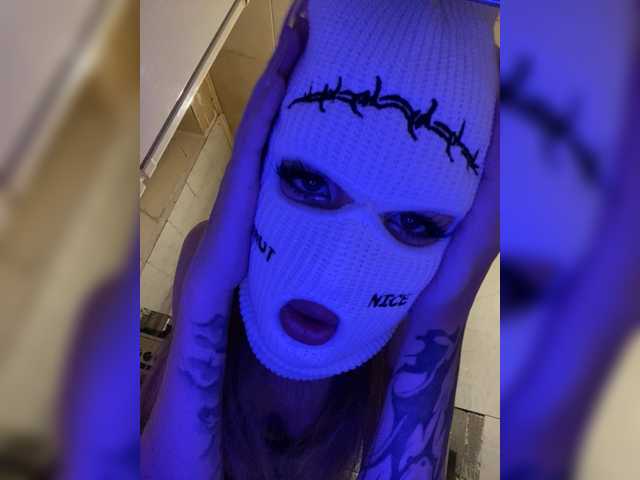 AdamandEva3 live room