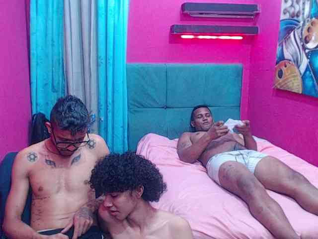 LATINSHUGECOCK LATINSHUGECOCK