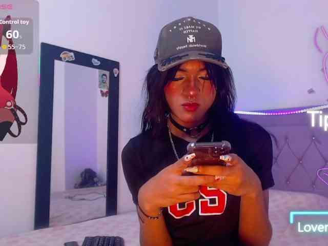 moonlyvelvet Live Webcam on BongaCams