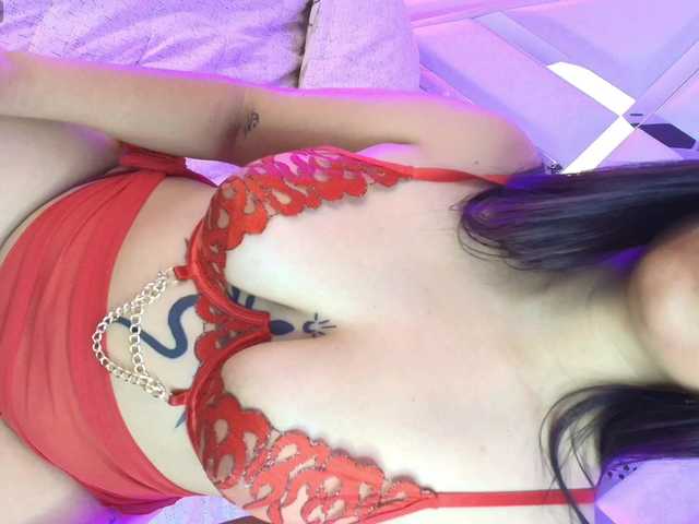 Ariana-Castillo Live Cam on BongaCams