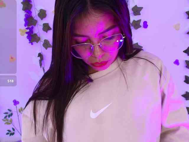 Ariana-Castillo webcam