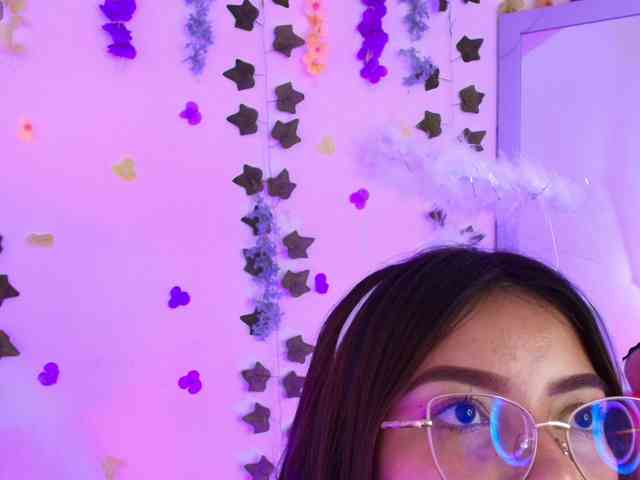 Ariana-Castillo webcam