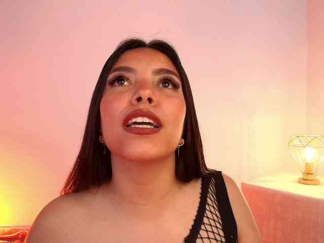 Ariana-Castillo webcam