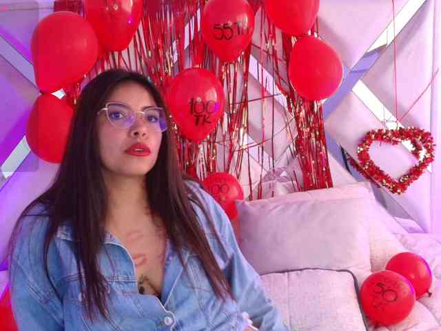 Ariana-Castillo webcam