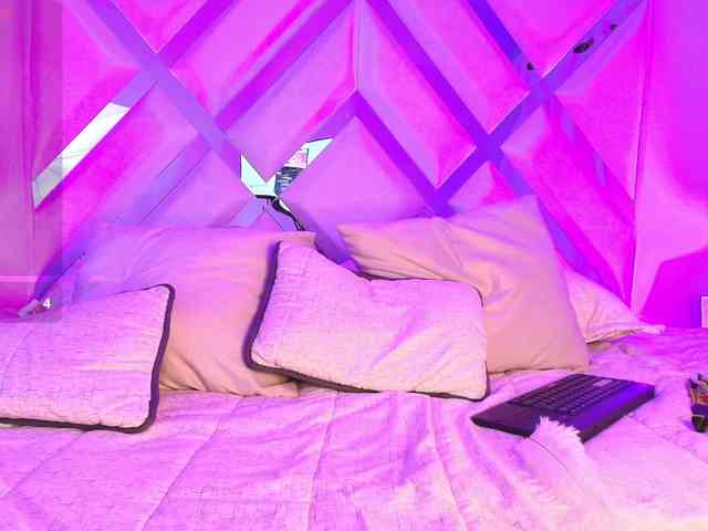 Ariana-Castillo webcam