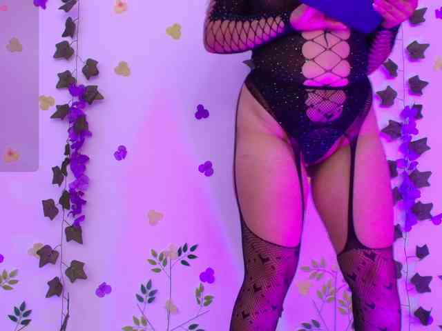 Ariana-Castillo webcam