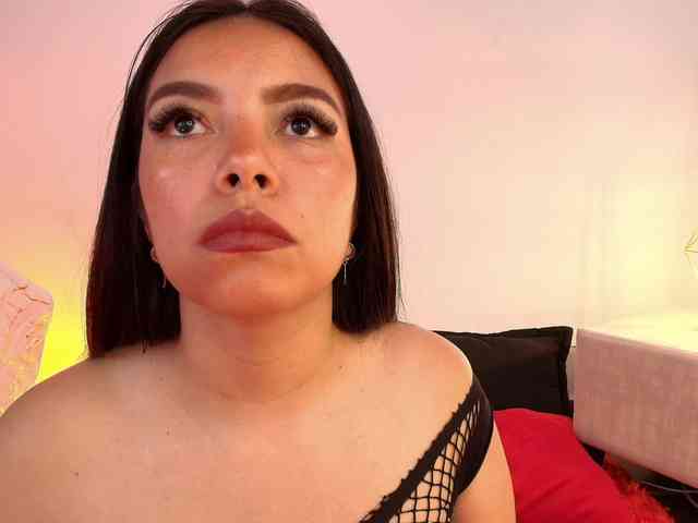 Ariana-Castillo webcam