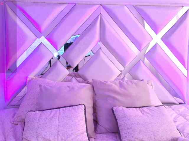 Ariana-Castillo webcam