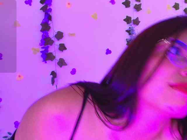 Ariana-Castillo webcam