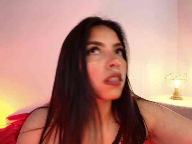 Ariana-Castillo webcam