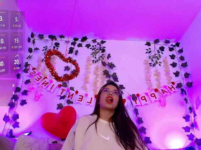 Ariana-Castillo webcam