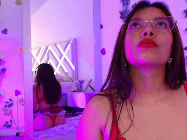 Ariana-Castillo webcam