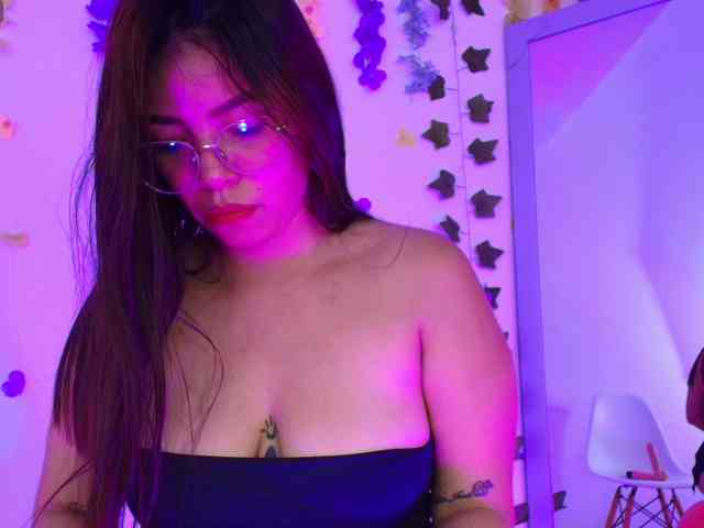 Ariana-Castillo webcam