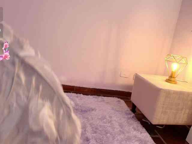 Ariana-Castillo Ariana-Castillo