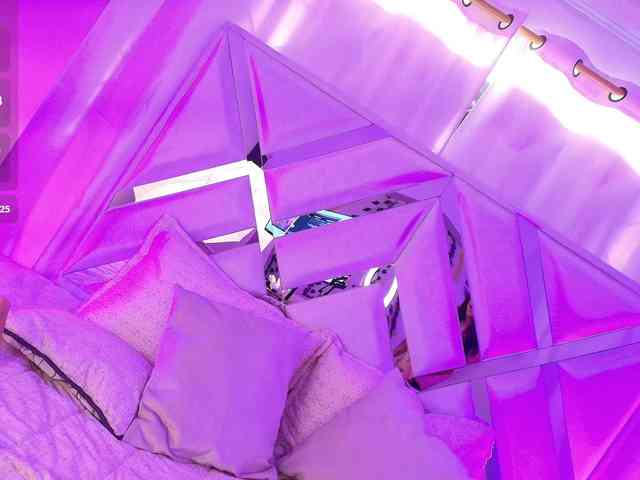 Ariana-Castillo webcam