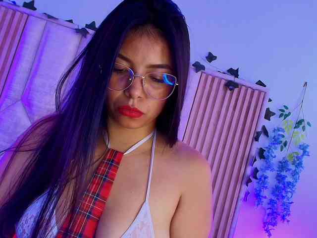 Ariana-Castillo Ariana-Castillo