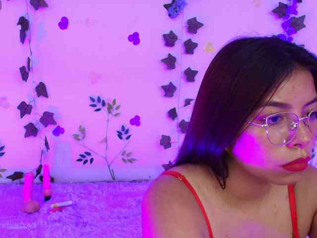 Ariana-Castillo webcam