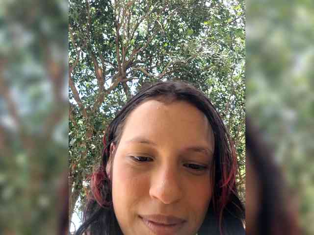 Esmeralda-2petit Live Webcam on BongaCams