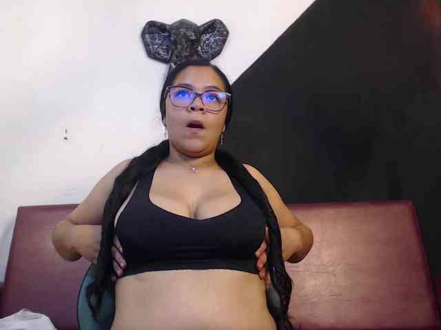 Isabel-Cortez Live Webcam on BongaCams
