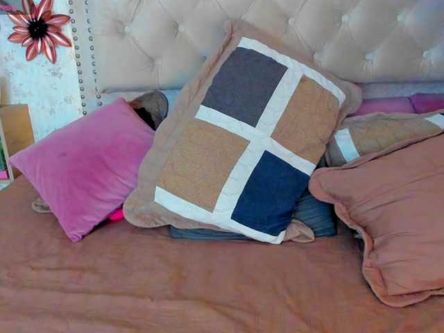 victoriaarousse25's BongaCams show and profile