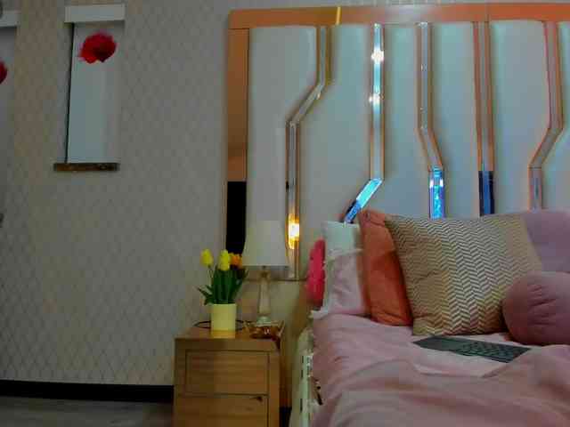 victoriaarousse2... Live Webcam on BongaCams