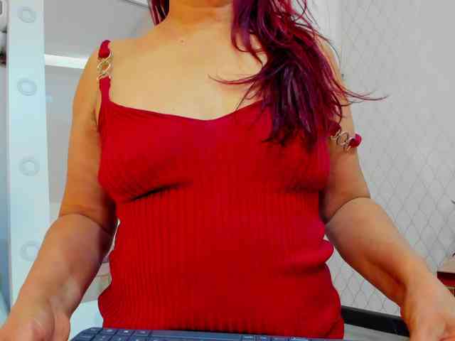 victoriaarousse25 webcam