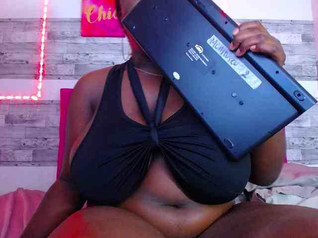 neighbor-ebony webcam