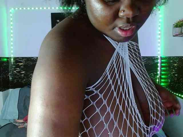 neighbor-ebony webcam