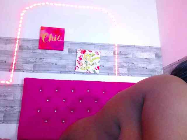 neighbor-ebony webcam