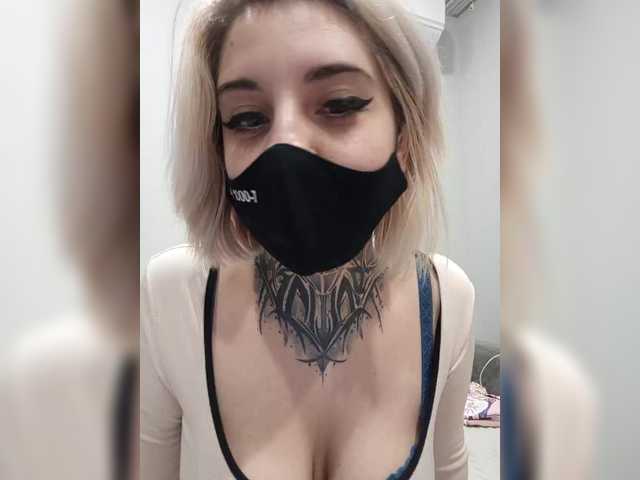 AllisonXAlfred's BongaCams show and profile