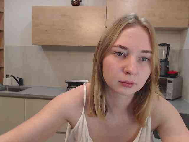 Maria09900 webcam