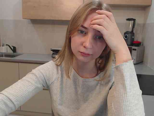 Maria09900 webcam
