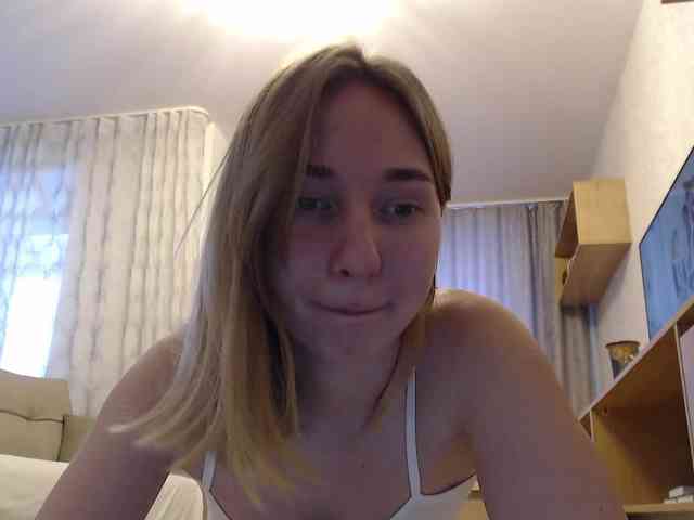 Maria09900 webcam